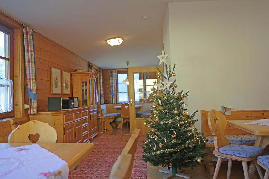 Haus Leopold Apartment Gosau Exterior photo